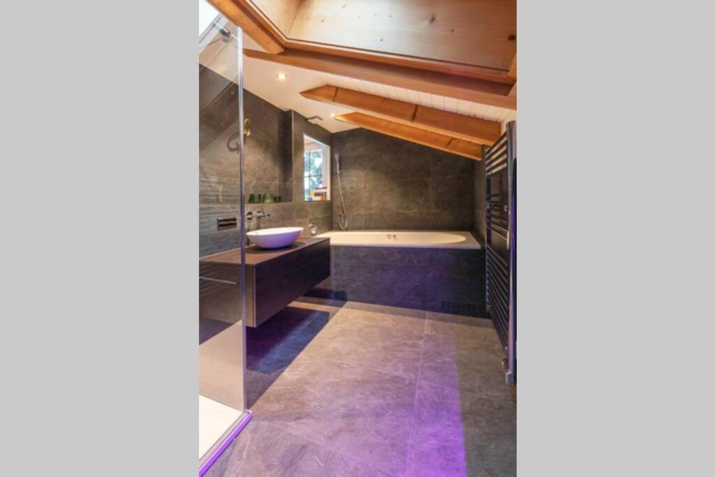 Exklusives Chalet Mit Traumhafter See- Und Bergsicht Seelisberg Exterior foto